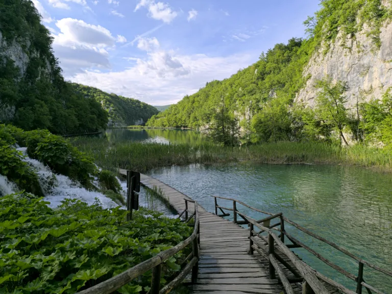 “Why Hidden Travel is Tourism’s Future (Trends & Benefits)
